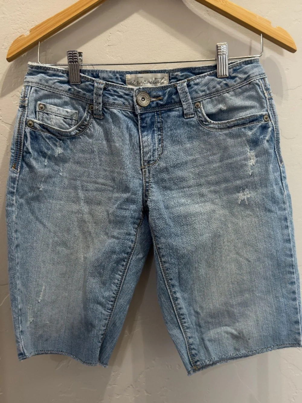 Aeropostale Distressed Denim Bermuda Shorts Size 3/4 Light Wash
